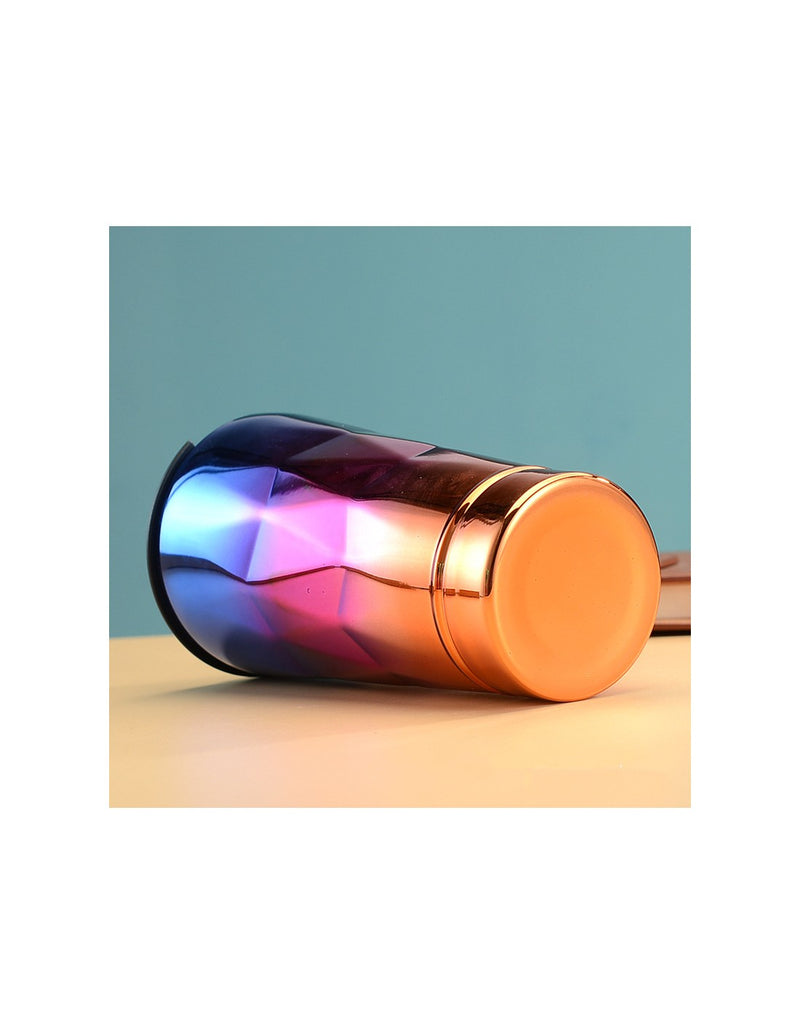 Copo Térmico com Design Metalizado e Tampa Reutilizável